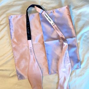 Birdy Grey Muave bow-tie and pocket square